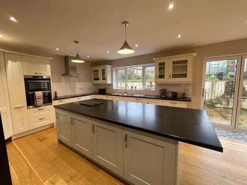 Modern and cosy 4 bedroom home in the Mendip Hills, North Somerset House in Sedgemoor