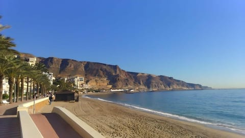Stunning Villa in Aguadulce, Almería Private Pool 400 sqm area 800m Beach Villa in Aguadulce