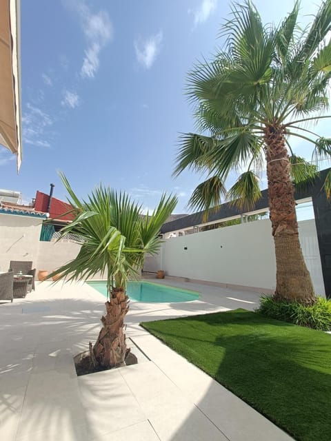 Stunning Villa in Aguadulce, Almería Private Pool 400 sqm area 800m Beach Villa in Aguadulce