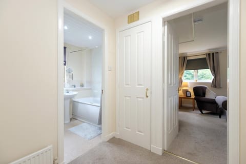 Pure Apartments Commuter- Dunfermline South Apartment in Dunfermline