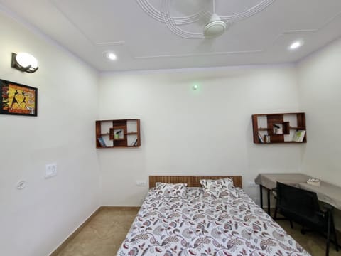 HOmTEL-ROOMS by Pushpanjali QLH Bed and Breakfast in Dehradun