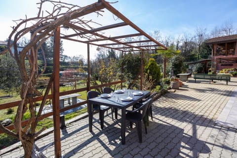 Patio, Dining area