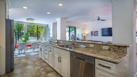 Harbour Town Haven Spacious 4Bd 4Ba Retreat House in Hilton Head Island