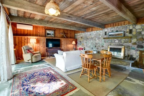 Cozy Cohocton Cottage with Private Beach and Deck! House in Finger Lakes