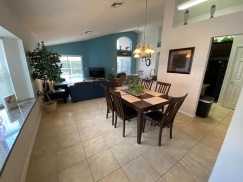 4 Bed Great family home! Plenty of upgrades! home Haus in Haines City