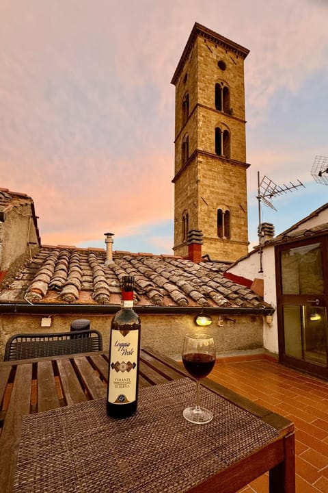 "Volterra Casa di Charme" with Rooftop Terrace Apartment in Volterra (capolinea)
