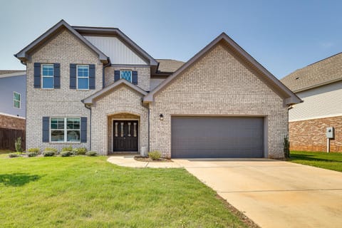Huntsville Oasis with Basketball Court and Patio! House in Huntsville