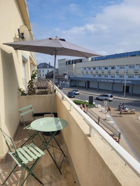Appartement familial terrasse vue mer avec parking Apartment in Berck