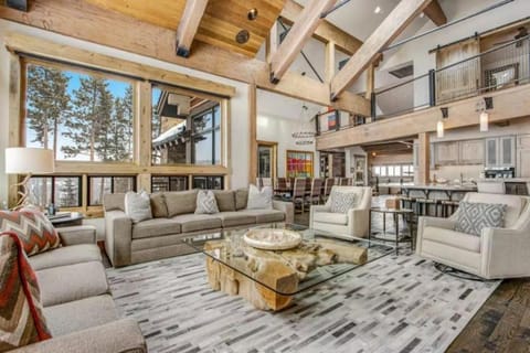 Luxurious 6-bedroom Ski-in-ski-out Home, Very Spacious, With Private Hot Tub And Game Room, House in Breckenridge