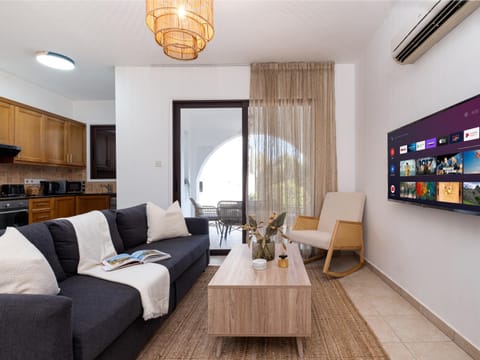 Cute & Cozy Mazotos 1bed Getaway Apartment in Larnaca District