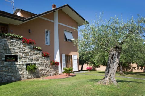 Nel Giardino Degli Ulivi Apartment in Province of Massa and Carrara