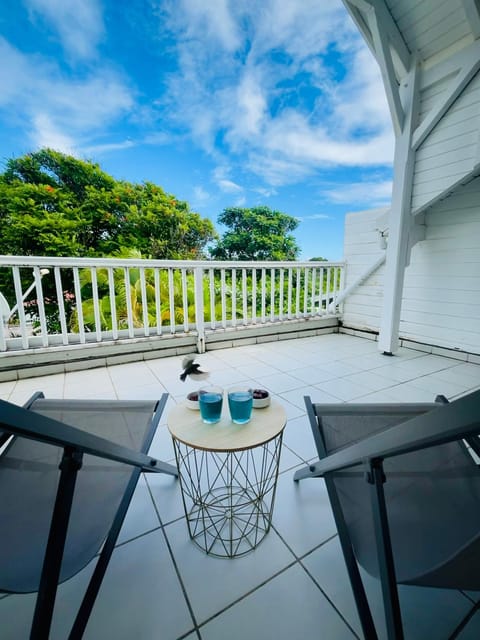 Patio, Day, Natural landscape, View (from property/room), Balcony/Terrace, Dining area