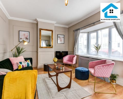 Great Location, Ideal Place for your December Stay, Close to the beach, station and restuarants, Cosy House l by Bluehouse Short Lets Brighton House in Hove