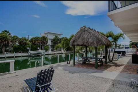 Salty Slumber Relaxing 2 bedroom 2 bath Get Away in the Lower Keys Casa in Summerland Key