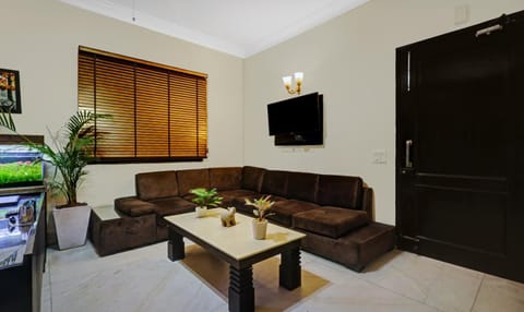 Itsy By Treebo - Connaught Mews Hotel in New Delhi