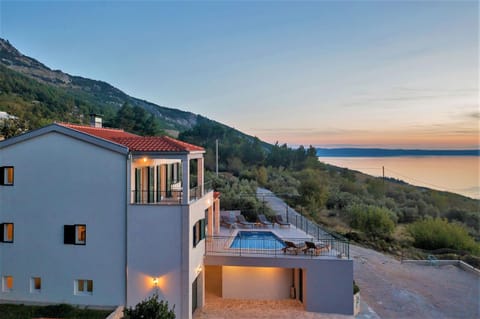 Villa Magico with pool and fantastic seaview House in Baška Voda