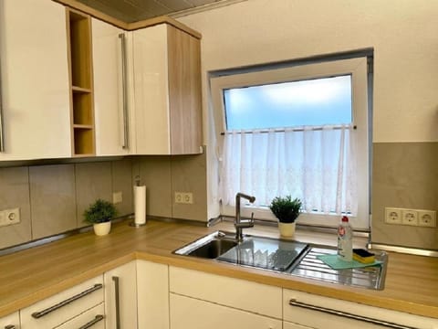 Kitchen or kitchenette, dishwasher, kitchen