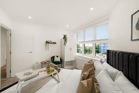 Livestay-Modern One and Two Bed Apartments in Burnt Oak London Condo in Edgware