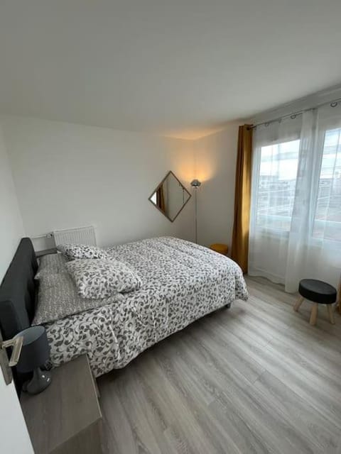 Little Livia Apartment in Créteil