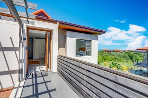 Property building, Facade/entrance, Day, View (from property/room)