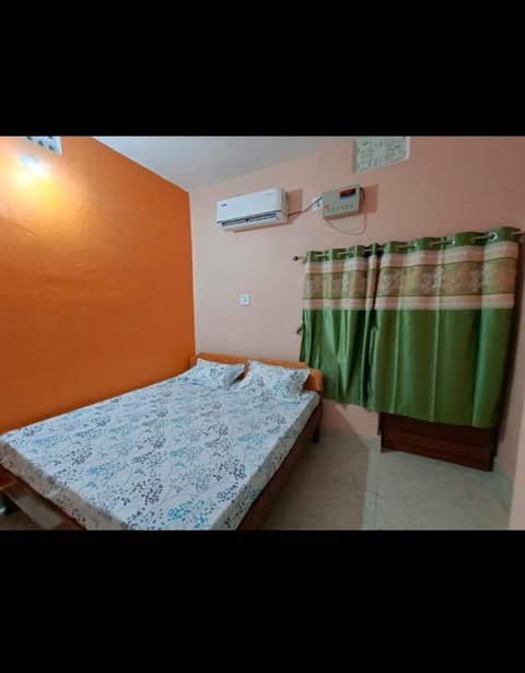 GRAND INN LODGE Bed and Breakfast in Puri