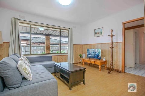 Aircabin - Clayton South - Cozy - 3 Beds Duplex House in Springvale