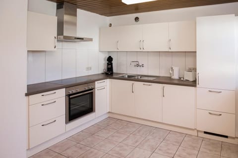 Kitchen or kitchenette, Kitchen or kitchenette