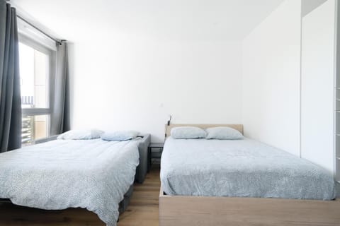 Bed, Living room, Bedroom