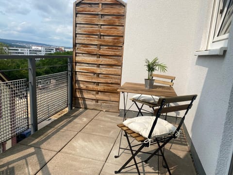 Hübsche Wohnung mit Balkon für 1-2 Personen - Einzelbetten Condo in Pforzheim