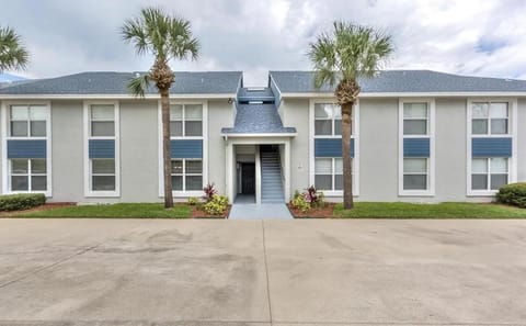 Kiawah Bay 107 - 2 Bedroom 2 Bath Steps To The River And Ocean! Apartment in Edgewater