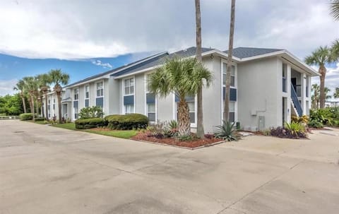 Kiawah Bay 103 Gorgeous Condo In A Riverfront Community With Steps To The Ocean! Condo in Edgewater