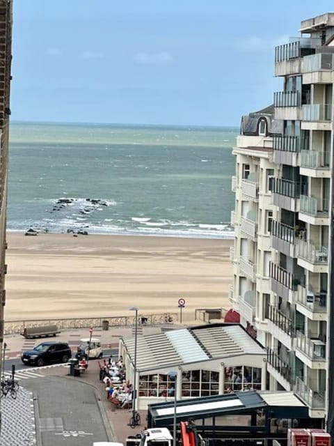 Balcony/Terrace, Beach, Location