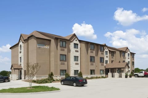 Property building, Day, Street view, Location, Parking