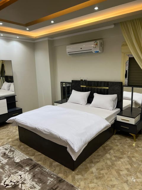 Bed, Photo of the whole room, Bedroom, air conditioner