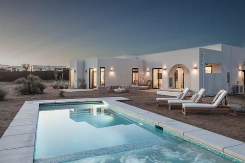 Moroccan Swim House- Joshua Tree Mia Riad House in Yucca Valley