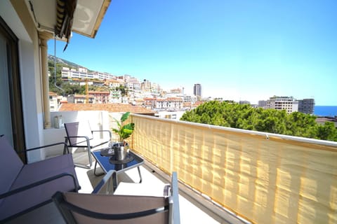 Facade/entrance, View (from property/room), Balcony/Terrace, Sea view