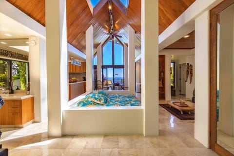 Lavish Cliff House with Ocean Views in Haiku, Maui jungle Villa in Maui