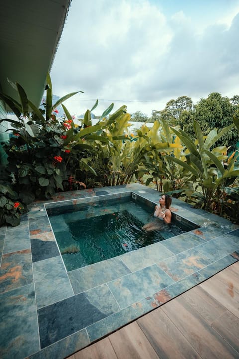 Namaitamí Casa Hermosa con AC y piscina a Solo 650 Metros del Parque Nacional Cahuita Casa in Cahuita