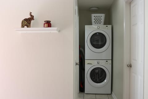 Hidden Ruby-Apartment with Kitchen and Laundry Apartment in Lakeland