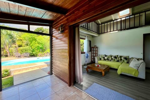 Casa Kamalia - Cozy Mountain Cottage w Pool & View House in Moorea-Maiao