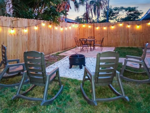 Quiet 2br1ba Firepit Near Beach House in Sarasota