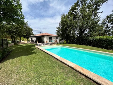 Luxury Villa with Pool en Provence Villa in Le Puy-Sainte-Réparade