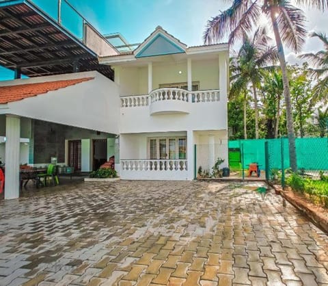 Royal Experiences Icon Beach House, ECR Sea Side Villa Condo in Chennai