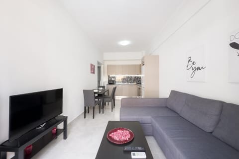 New Spacious & Stylist Apt Apartment in Piraeus Regional Unit, Greece