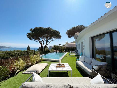 Pool view, Sea view, Swimming pool