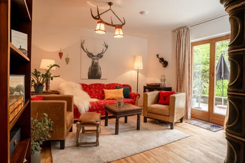 Living room, Seating area