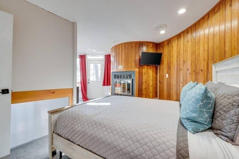 Unique Roundhouse: Hot Tub-Game Room-FirePit&More! Haus in Middle Smithfield