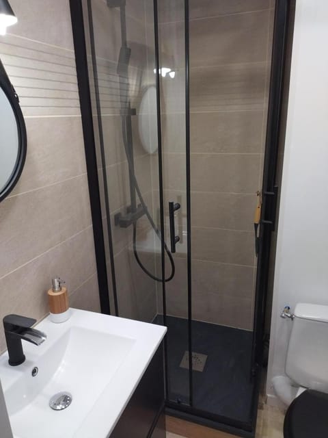 Shower, Bathroom