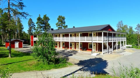 Property building, Day
