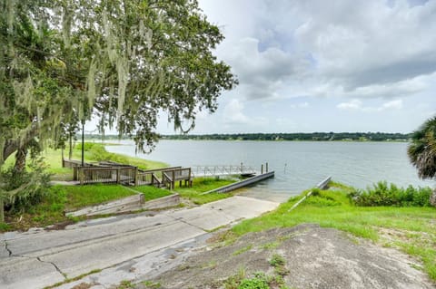 Sunny Lake Wales Getaway - 1 Mi to Downtown House in Lake Wales